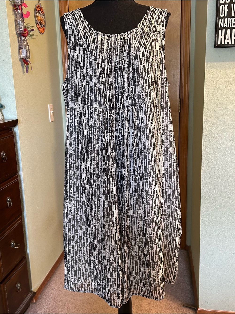 J. Jill black white abstract geometric front pleat sleeveless midi dress size XL